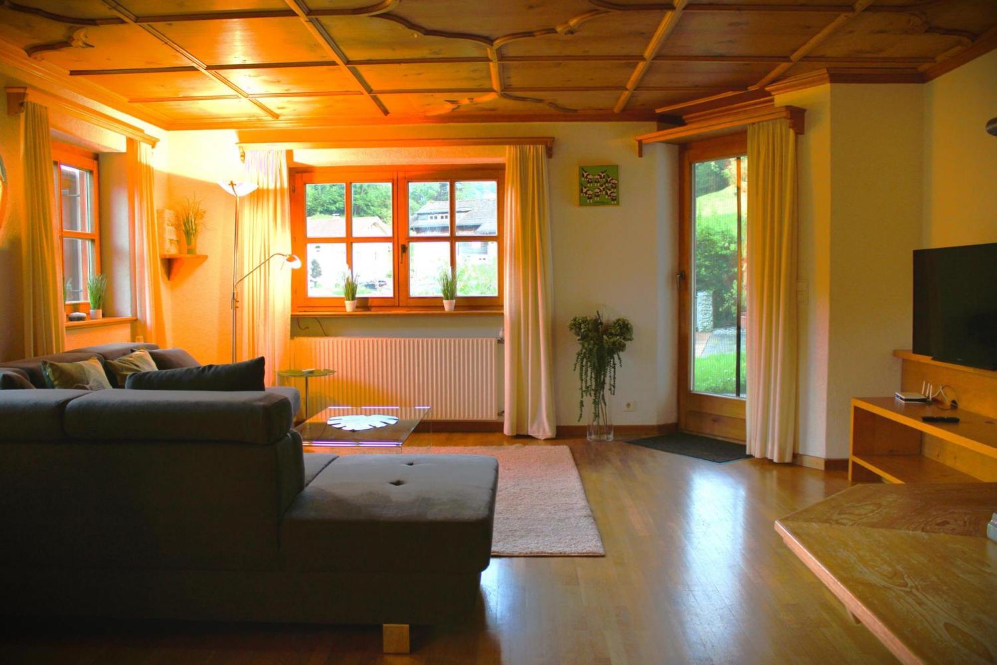 Ferienwohnung Haus Kleiner Turm Schruns Exterior foto